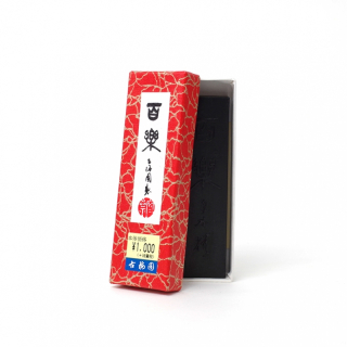 tuš na kaligrafii pevná