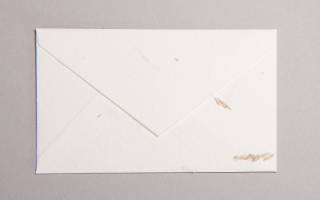 dopisní obálka z ručně vyráběného papíru